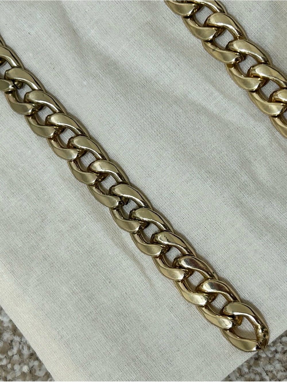 NEVER WORN Gold Tone Chunky Chain Drop Earrings - Picture 5 of 5